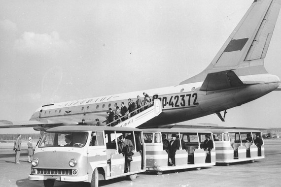 Вторая взлетно-посадочная полоса была введена в эксплуатацию в 1968 г.